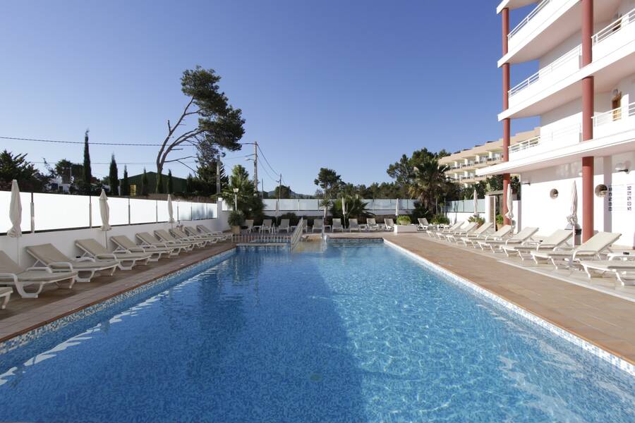 La kiki Apartments San Antonio Bay, On the Beach