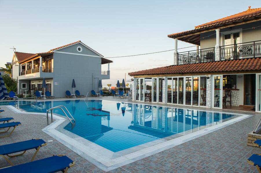 Makis Studios & Apartments - Roda, Corfu | On the Beach