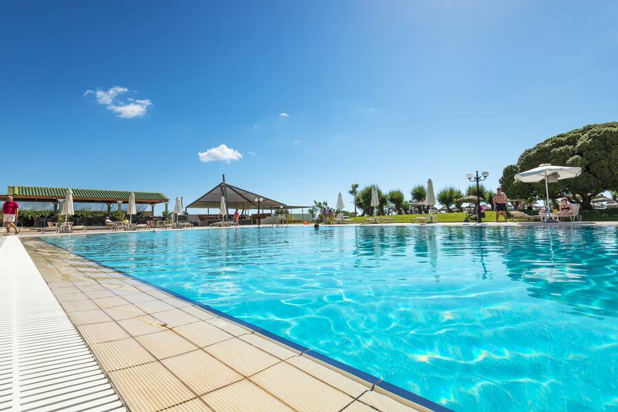 apollo-beach-faliraki-rhodes-on-the-beach