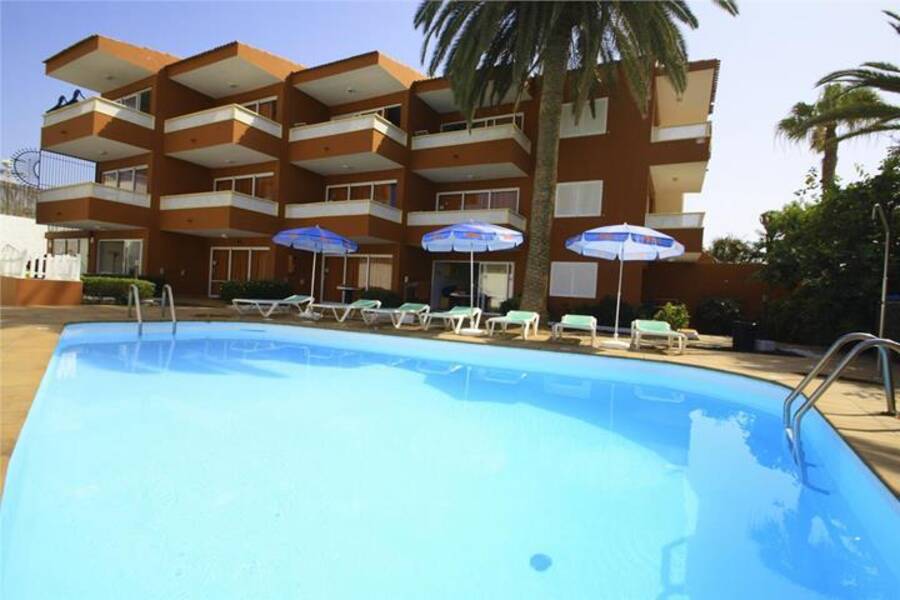 Las Tejas Playa Del Ingles Gran Canaria On The Beach