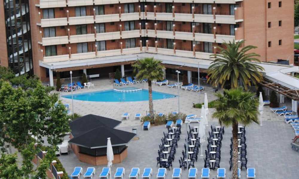 California Garden Salou Costa Dorada On The Beach