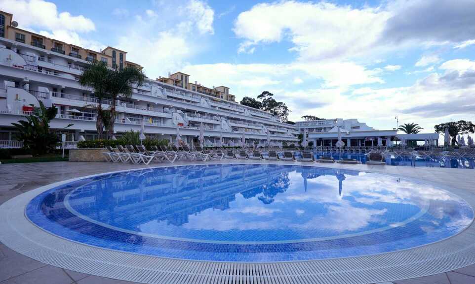 Muthu Clube Praia Da Oura Albufeira Costa De Algarve On The Beach