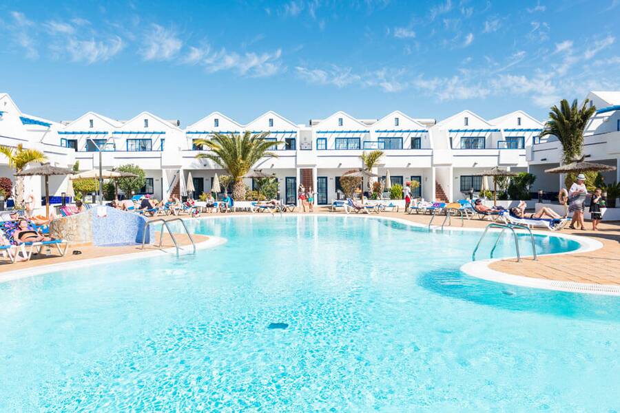 Cinco Plazas Puerto Del Carmen, Lanzarote On the Beach