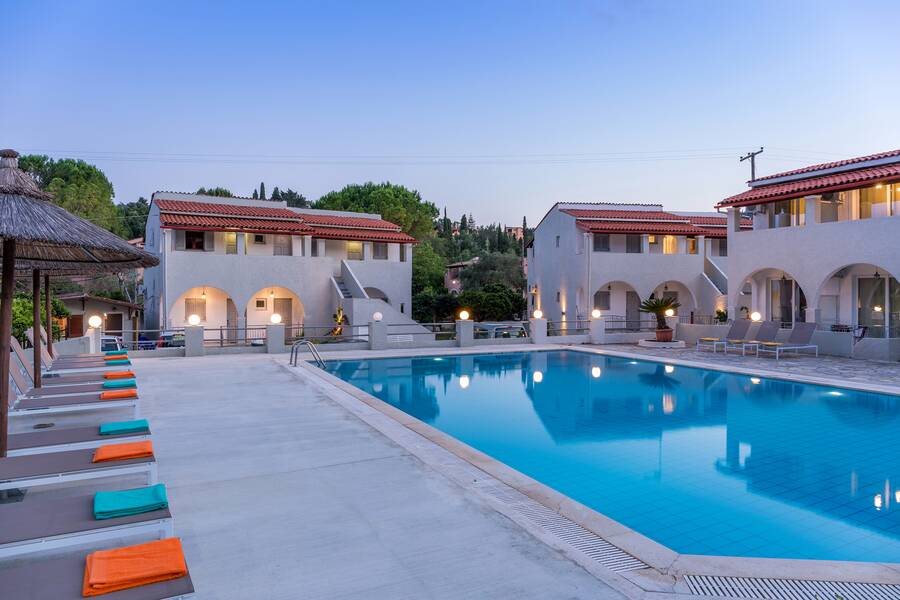 Dominoes Apartments Ipsos, Korfu eBeach.dk