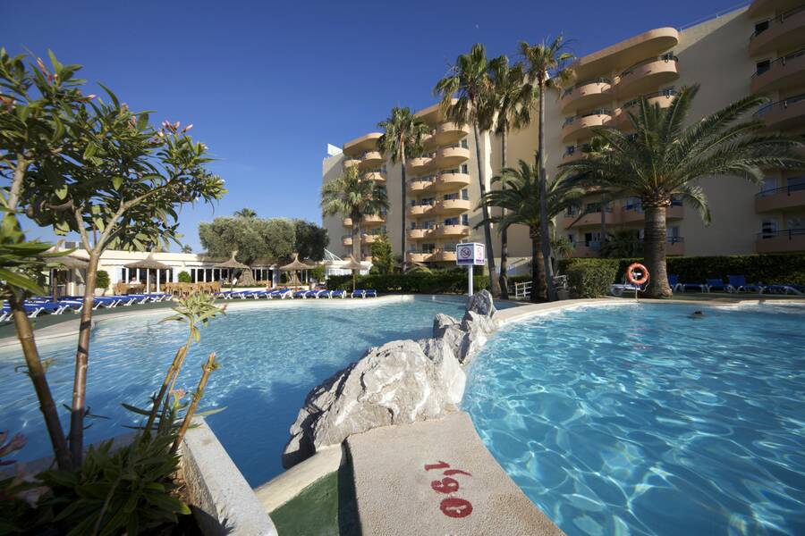 Alcudia Beach Apartments - Alcudia, Majorca | On the Beach