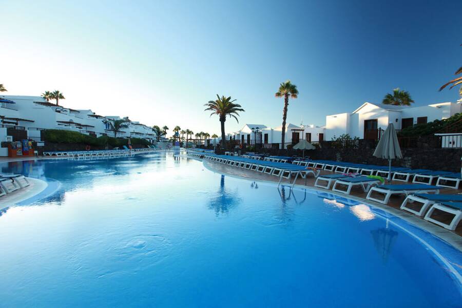 Flamingo Beach Resort - Playa Blanca, Lanzarote | On the Beach